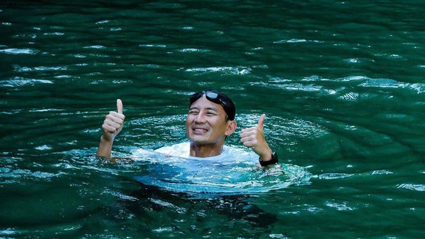 Menurutnya, Gugusan Pulau Tawale yang menyuguhkan hamparan hutan hijau serta air laut berwarna biru nan jernih dan dipenuhi oleh beraneka ragam biota laut ini adalah suatu pengalaman yang sangat membekas dan berharga baginya. Menurutnya, Gugusan Pulau Tawale yang menyuguhkan hamparan hutan hijau serta air laut berwarna biru nan jernih dan dipenuhi oleh beraneka ragam biota laut ini adalah suatu pengalaman yang sangat membekas dan berharga baginya.