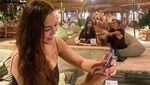 Sah Menikah Lagi, Pose Ratu Rizky Nabila Dinner Hingga Hangout di Kafe