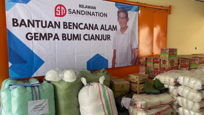 Relawan Sandiaga Uno