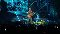 Pemindahan itu tidak menyurutkan antuasias fans Secondhand Serenade. Foto: Rifkianto Nugroho/detikcom