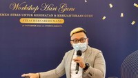 Para pengejar hadir dalam workshop untuk memperingati Hari Guru tersebut.