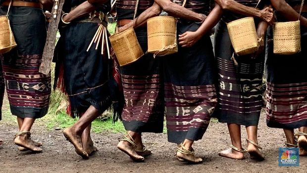 Suku Abui yang mendiami wilayah Pulau Alor di Nusa Tenggara Timur. (CNBC Indonesia/ Maikel Jefriando)