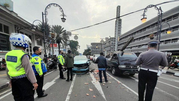 Tabrakan di Bandung