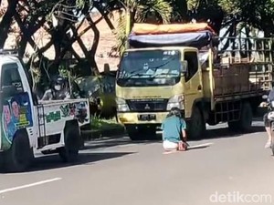 Jabar Hari Ini: Heboh Pria Salat di Tengah Jalan Sukabumi