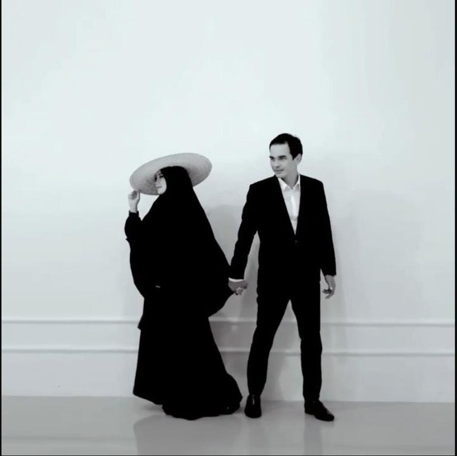 Alasan Istri Teddy Syah Biarkan Foto Mendiang Rina Gunawan Terpajang di Rumah