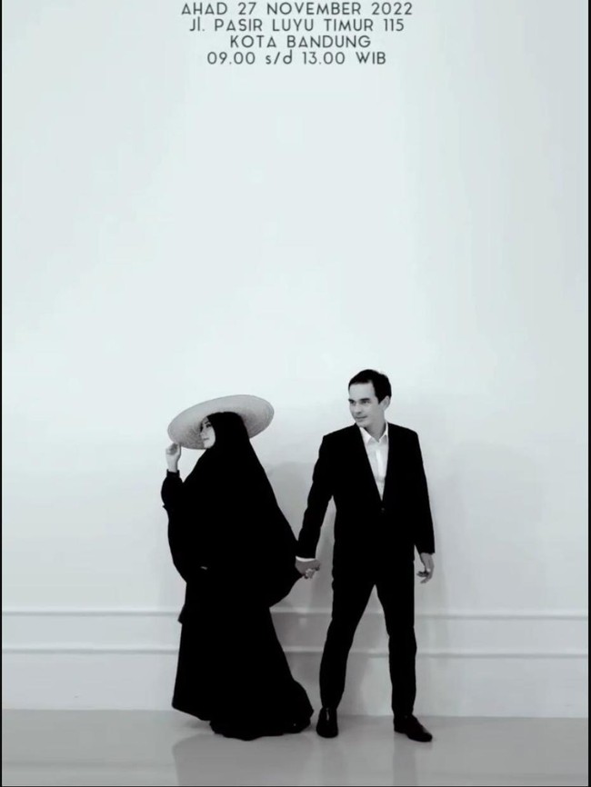 Alasan Istri Teddy Syah Biarkan Foto Mendiang Rina Gunawan Terpajang di Rumah