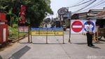 Tengah Dilebarkan, Jalan Tanah Baru Depok Ditutup Total
