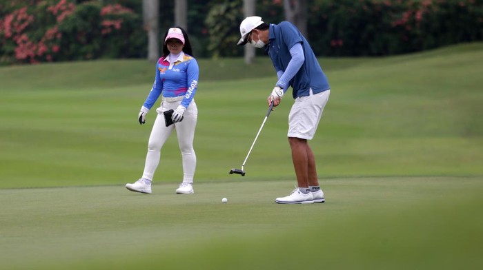 Turnamen Golf Piala Unair 2022 Digelar di Jakarta Turnamen PGA 2022 (Perkumpulan Golf Airlangga) Piala Rektor UNAIR 2022 digelar di Padang Golf Pondok Indah. Turnamen ini diikuti 125 peserta.