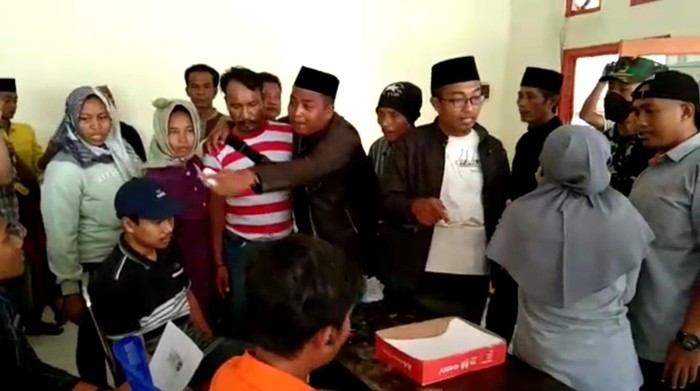 Warga penerima PKH di Sumenep ngamuk di kantor pos