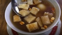 Di Depok ada juga wedang ronde yang terkenal enak. Namanya Wedang Ronde Pakde Wie yang dibanderol sekitar Rp 15.000, rasa dan aroma jahenya begitu kuat. Foto: Arika Deaz