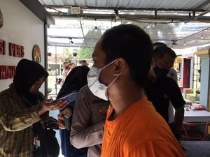 Pria di Mataram Bacok Kakak Kandung gegara Terop Acara Maulid