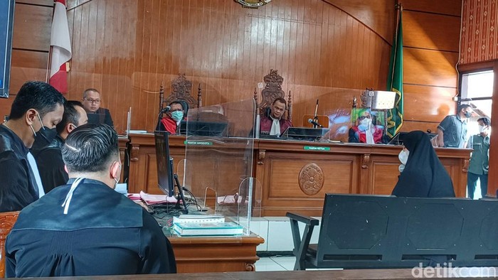 Anak Letkol Mubin memberikan kesaksian terkait pembunuhan sadis yang menimpa ayahnya di Lembang
