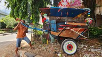 Perawatan ini dilakukan saat hari kerja.