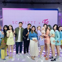 Tak hanya berpose bersama, melainkan juga bisa digendong langsung oleh Idol KPop membuat baby Bible disebut-sebut sebagai bayi yang beruntung. Tak sedikit yang berhasil dibuat iri melihat foto-foto baby Bible yang bisa eksis berpose bersama para personil TWICE. Foto: Instagram/@felicyangelista_