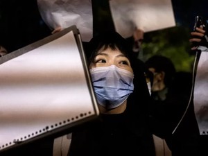 Cerita di Balik Kertas Kosong yang Jadi Simbol Protes di China