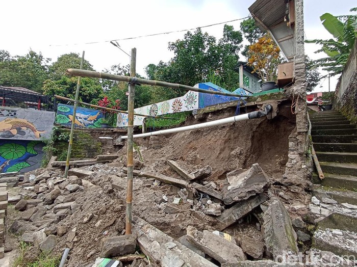 bangunan ipal di kota blitar ambrol