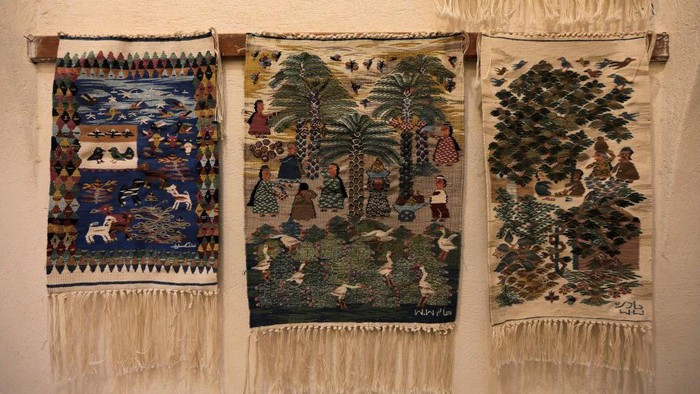 Pusat Seni Ramses Wissa Wassef adalah salah satu sekolah tenun terkemuka di Mesir. Sekolah ini mampu mengasilkan beberapa permadani terbaik di Mesir.