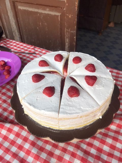 Bisnis kue khas Prancis
