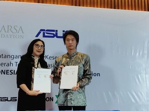 Kolaborasi CT ARSA-Asus Tebar 708 Laptop ke Sekolah di Penjuru Negeri