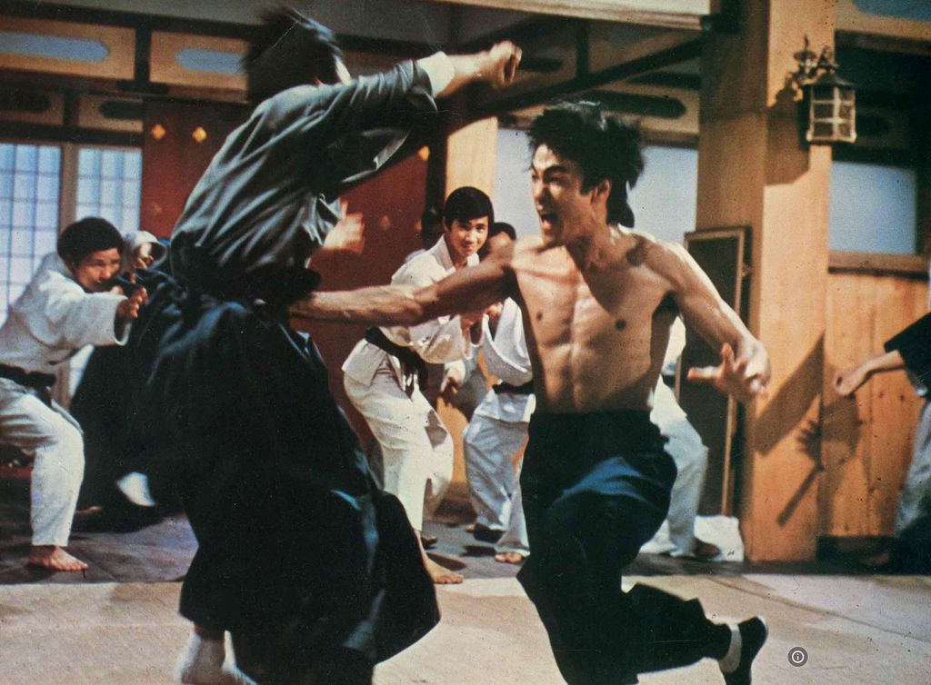 Film Fist of Fury (1972) yang dibintangi oleh Bruce Lee.
