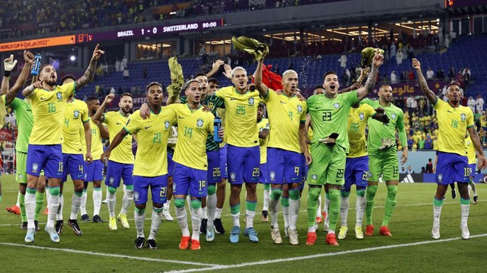 Brasil berhasil mengalahkan Swiss 1-0 dalam matchday kedua Grup G Piala Dunia 2022. Hasil ini mengantarkan Brasil lolos ke babak 16 besar.