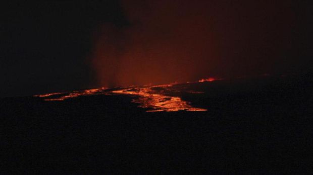 Gunung Mauna Loa adalah Gunung Berapi Aktif Terbesar di Dunia yang berada di Big Isand, Hawaii