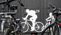 Box sepeda ini digunakan sebagai tempat parkir sepeda di Berlin.