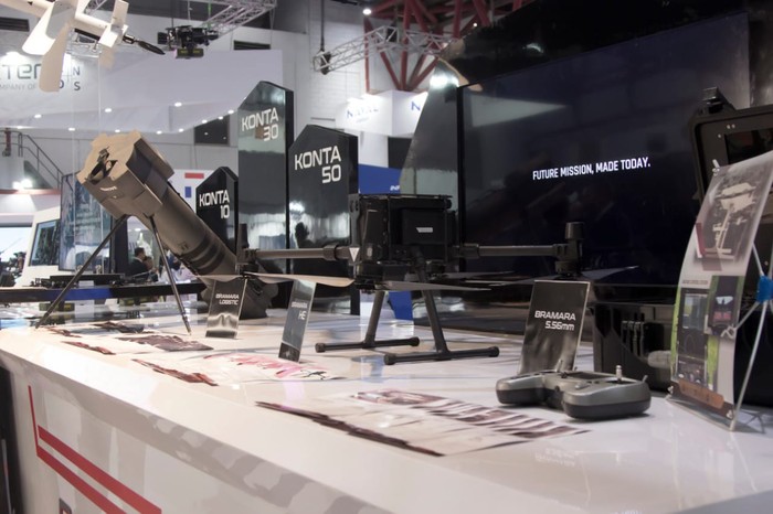 Ini Drone Kamikaze, Senjata Tanpa Awak Karya Anak Bangsa Perusahaan lokal PT. Republik Defence memperkenalkan senjata pesawat tanpa awak yang bernama Brama dan Konta. Seperti apa kehebatannya? Intip yuks.