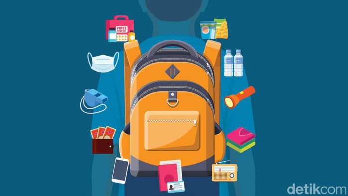 Isi tas siaga bencana (TSB) biasanya berupa barang-barang untuk persiapan jika terjadi bencana alam. Barang-barang itu dipakai pada saat bantuan belum datang.