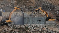 Pembongkaran rumah-rumah Palestina diperintahkan dengan dalih bahwa mereka tidak memiliki izin bangunan.   