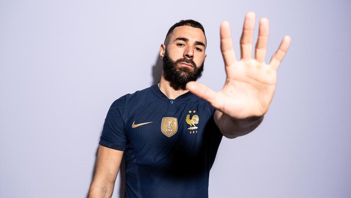 DOHA, QATAR - NOVEMBER 17: Karim Benzema of France poses during the official FIFA World Cup Qatar 2022 portrait session on November 17, 2022 in Doha, Qatar. (Photo by Michael Regan - FIFA/FIFA via Getty Images)