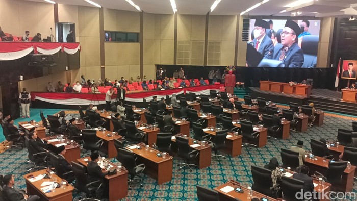 Ketua Fraksi Golkar DPRD DKI Basri Baco.