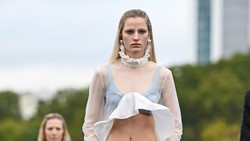 10 Koleksi Givenchy Spring/Summer 2023, Perpaduan Budaya Prancis - Amerika
