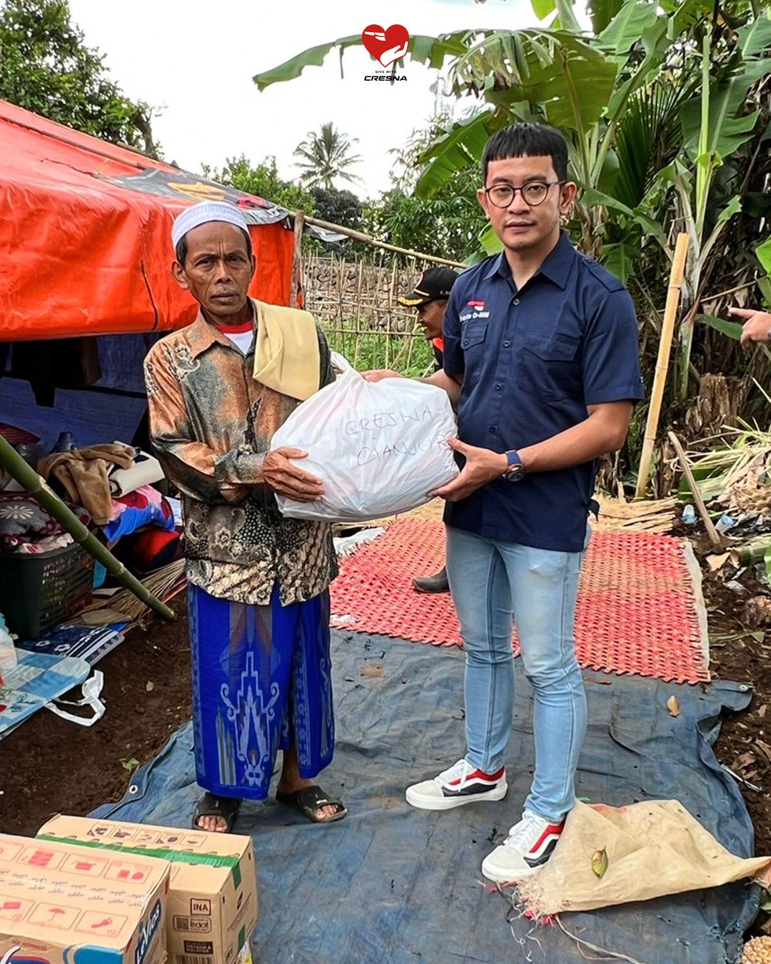 Komunitas mobil Hyundai Creta (Cresna) beri bantuan kemanusiaan.
