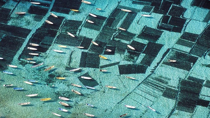 Indonesia dengan segala pesona menyimpan keindahan alam yang tiada batas. Berikut foto-foto aerial nusantara sejak tahun 80 hingga 90-an. Penasaran?