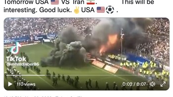 Meme suasana stadion laga Amerika melawan Iran yang mencekam. Foto: Twitter