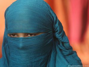 Mengapa Pernikahan di Bawah Umur Masih Lazim Terjadi di Pakistan?