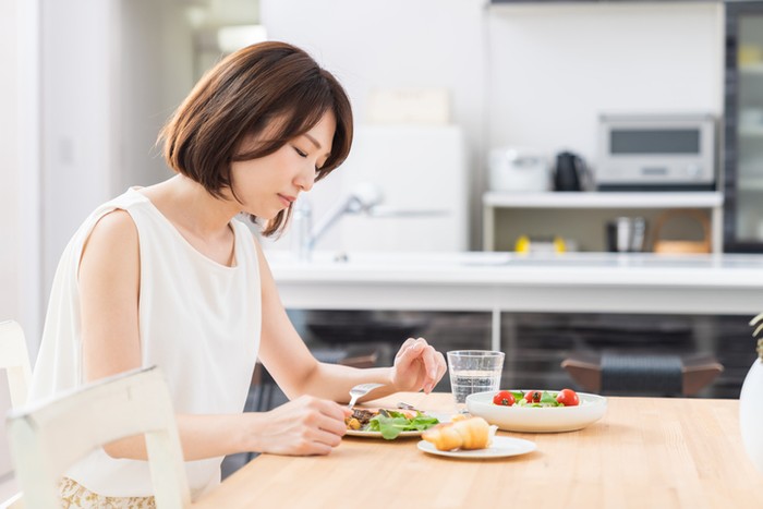 Merasa Lelah Usai Makan? 7 Hal Ini Mungkin Jadi Penyebabnya