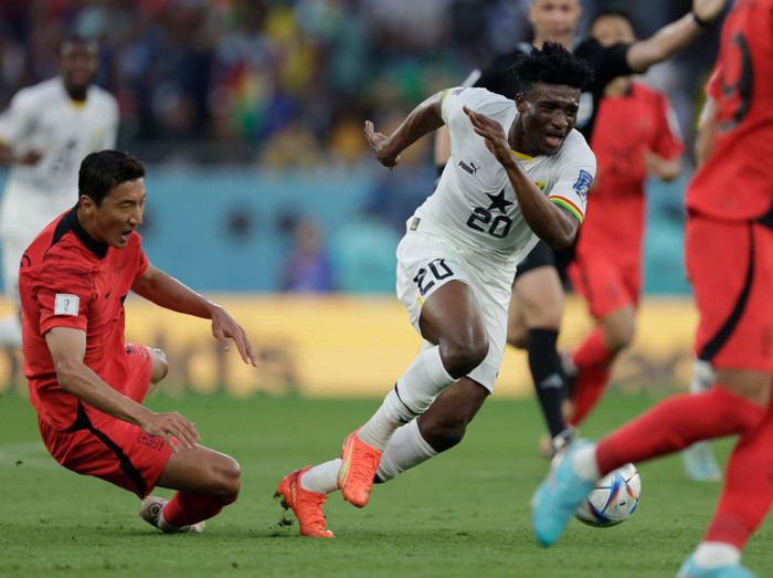 AL RAYYAN, QATAR - NOVEMBER 28: Mohammed Kudus of Ghana celebrates after scoring their teams third goal during the FIFA World Cup Qatar 2022 Group H match between Korea Republic and Ghana at Education City Stadium on November 28, 2022 in Al Rayyan, Qatar. (Photo by David Ramos - FIFA/FIFA via Getty Images)