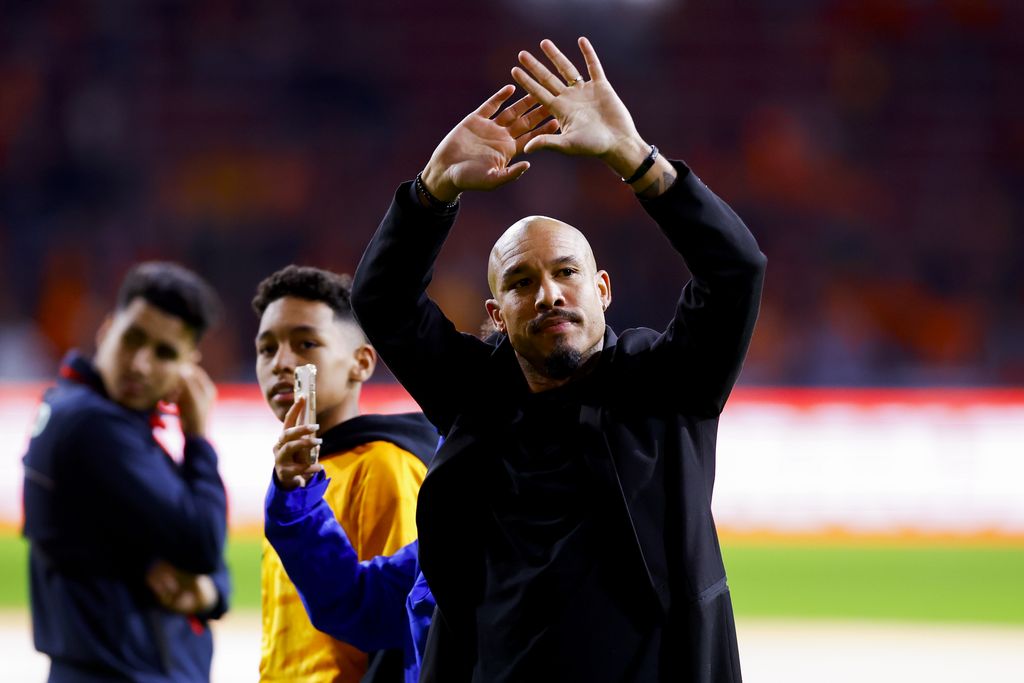 Nigel de Jong pemain lama Belanda Tampak selama pertandingan Grup 4 UEFA Nations League League A antara Belanda dan Belgia di Stadion Feijenoord pada 25 September 2022 di Amsterdam, Belanda. (Michael Bulder/NESImages/DeFodi Images via Getty Images)