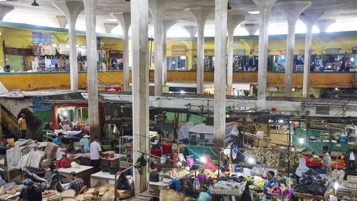 Pernah Jadi Cagar Budaya, Pasar Cinde Palembang Kini Hangus Terbakar Pasar Cinde pernah menjadi cagar budaya di kota Palembang. Namun, pasar Cinde saat ini hangus terbakar.
