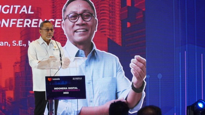 Prediksi Zulhas soal Transaksi Ekonomi Digital Tembus Rp 2.041 T di 2025 Mendag Zulhas memperkirakan transaksi ekonomi digital mencapai US$ 130 miliar atau Rp 2.041 triliun (kurs Rp 15.700) pada 2025.