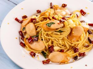 5 Resep Spaghetti Aglio Olio yang Pedas Gurihnya Mantap