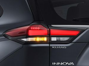 Segini Cicilan Kijang Innova Zenix varian Termurah
