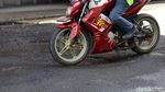 Waduh! Jalan Rasuna Said Bopeng dan Berlubang
