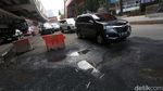Waduh! Jalan Rasuna Said Bopeng dan Berlubang