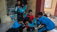 Menurut salah seorang guru, simulasi ini penting dilakukan karena nantinya anak-anak dapat mengetahui apa yang harus mereka lakukan ketika terjadi gempa bumi, maupun bencana alam lainnya.  