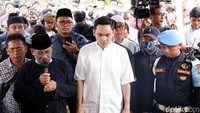 Ayah Ben Kasyafani meninggal dunia pada pukul 20.25 WIB di Rumah Sakit Pondok Indah. Pool/Noel/detikFoto