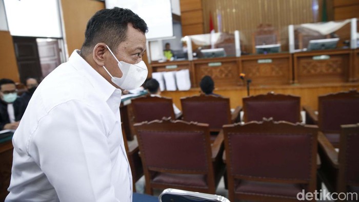 Bharada Richard Eliezer, Bripka Ricky Rizal dan Kuat Maruf jalani sidang lanjutan di PN Jaksel. Mereka saling memberikan kesaksian.