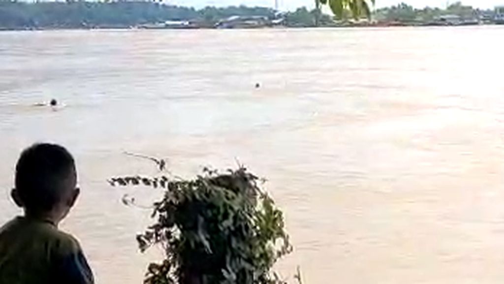 Detik-detik Bocah Tenggelam di Sungai Mahakam Kaltim